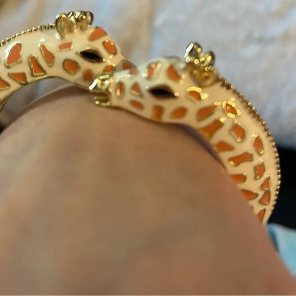 Giraffes Hinged Bracelet - Picture 5 of 9